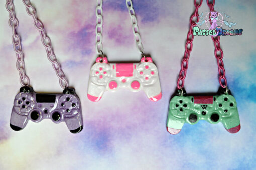 ps4 controllers necklace geeky